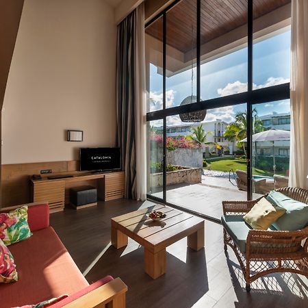 Catalonia Royal Bavaro (Adults Only) Punta Cana Bagian luar foto A living room at the resort