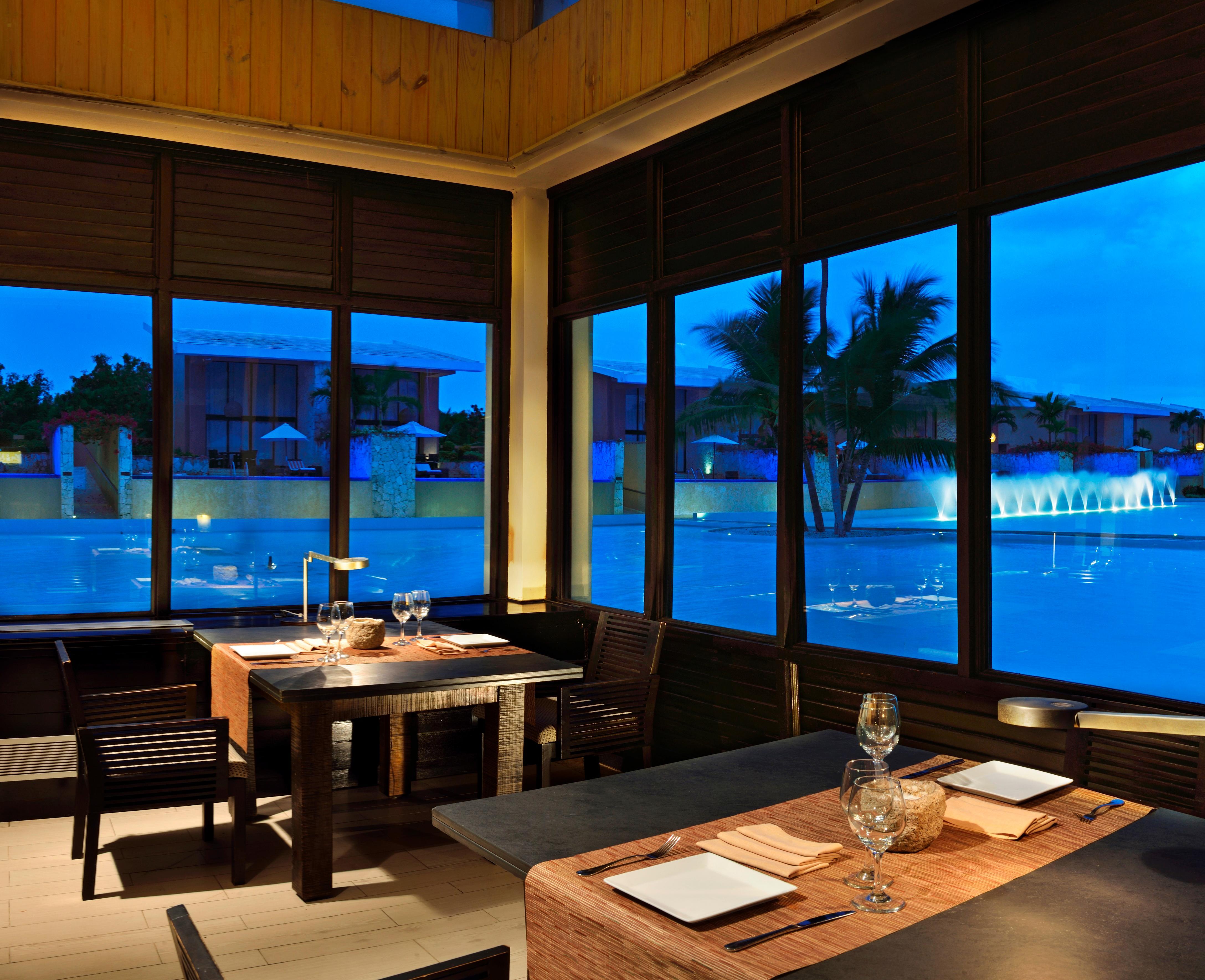 Catalonia Royal Bavaro (Adults Only) Punta Cana Bagian luar foto The interior of the restaurant
