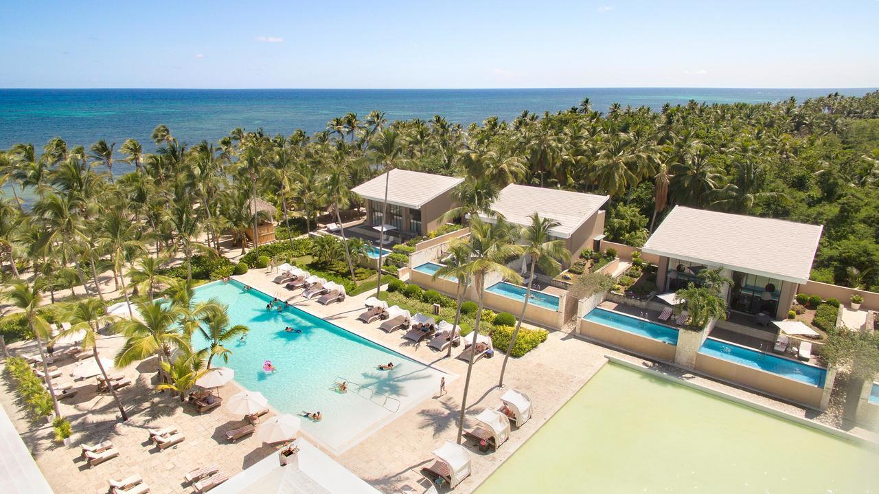 Catalonia Royal Bavaro (Adults Only) Punta Cana Bagian luar foto Aerial view of the resort