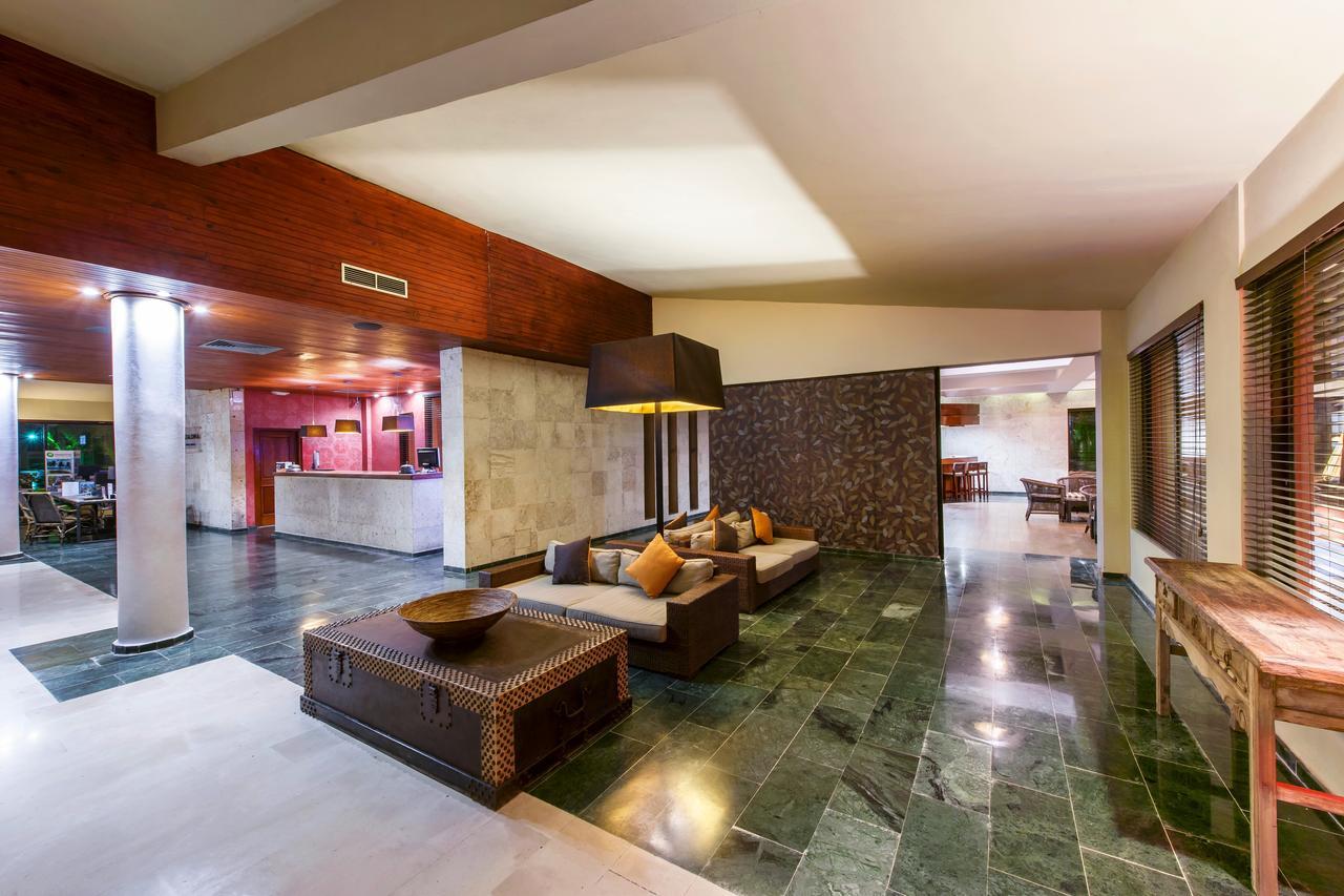 Catalonia Royal Bavaro (Adults Only) Punta Cana Bagian luar foto Lobby