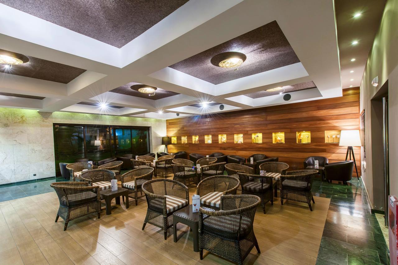 Catalonia Royal Bavaro (Adults Only) Punta Cana Bagian luar foto The restaurant
