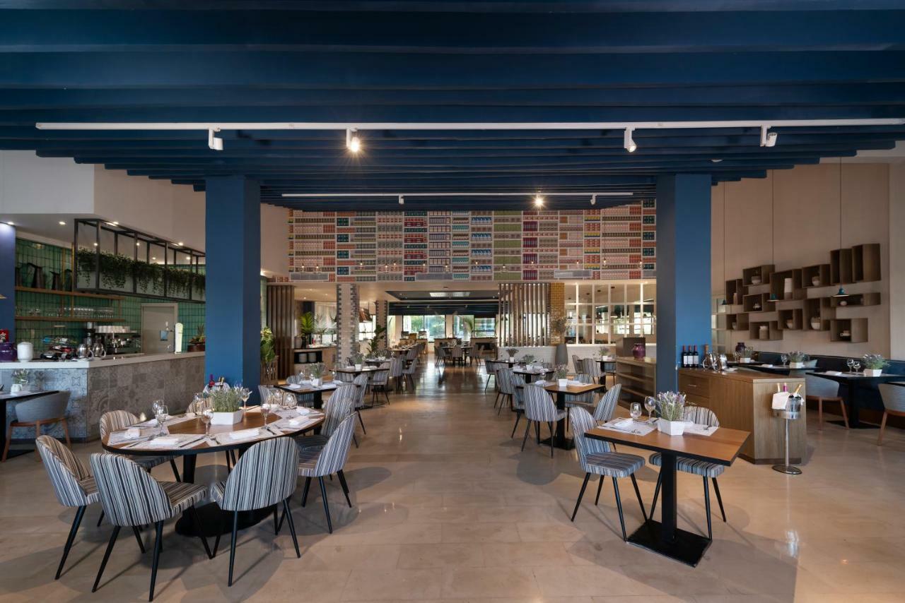Catalonia Royal Bavaro (Adults Only) Punta Cana Bagian luar foto Restaurant